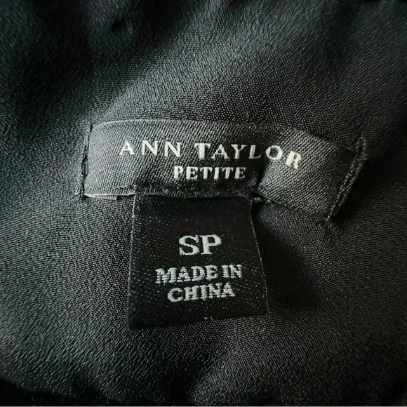 ANN TAYLOR | NWOT | SLEEVELESS BLACK BUTTON FRONT PLEATED DRESS | PETITE/SMALL - Picture 10 of 10
